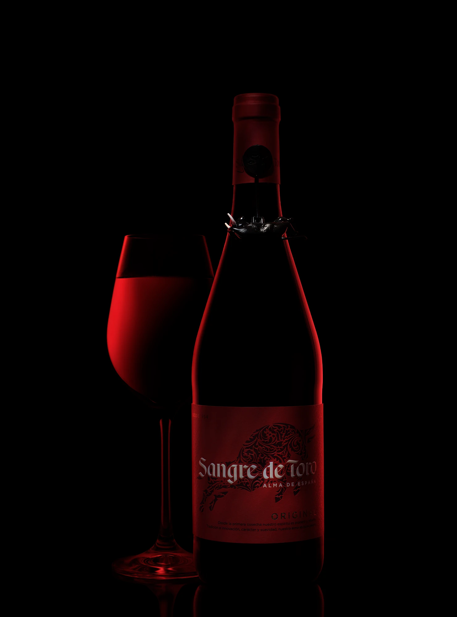 Sangre De Toro Wine Beverage — beverage photography by Stephen Galea, Malta